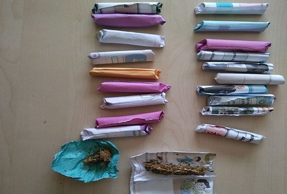Anne ve oğlu uyuşturucu satışından gözaltına alındı
