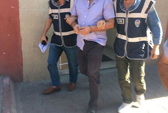 3 ayrı suçtan aranan şahıs polisten kaçamadı