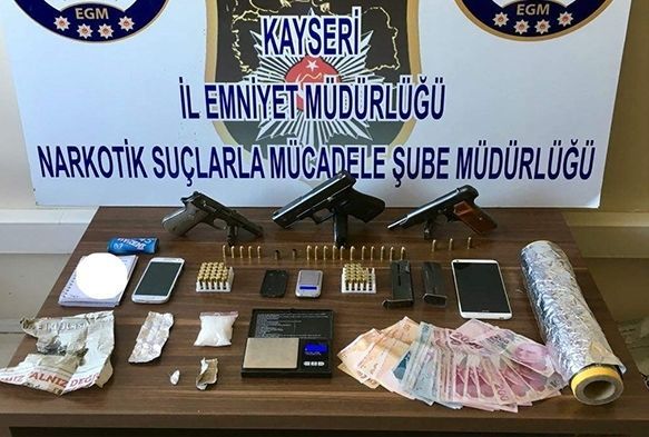 Zehir tacirlerine şafak operasyonu