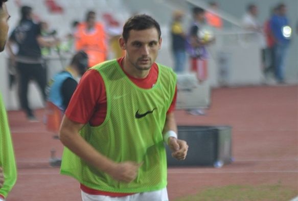 Nikola Stojiljkovic, 2 dakikada golü attı