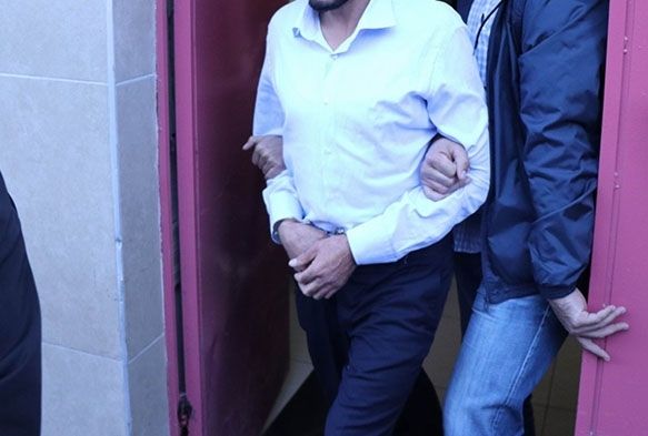 Annesini bıçaklayarak öldüren şahıs hakim karşısında
