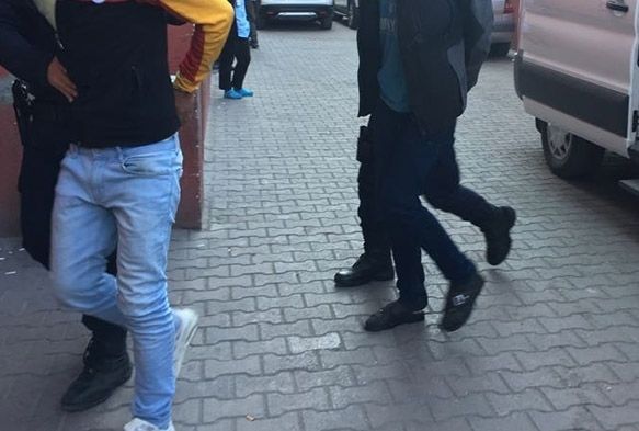 Uyuşturucudan gözaltına alınan zanlılar adliyeye sevk edildi
