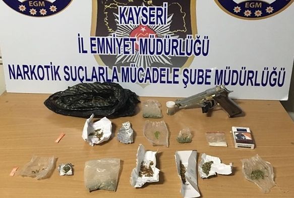 Uyuşturucu operasyonunda 4 kişi yakalandı