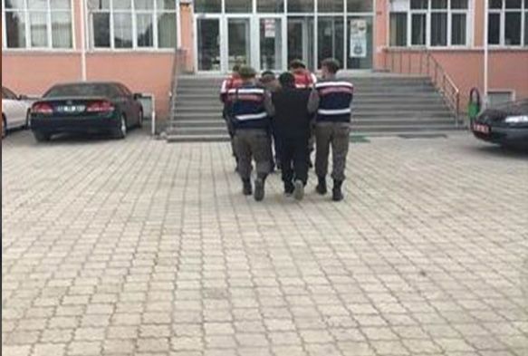 Bakır kabloyu çalan 2 zanlı yakalandı