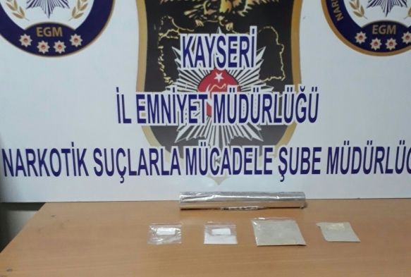 Zehir tacirlerine operasyon: 5 gözaltı