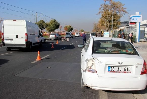 Otomobil ile motosiklet çarpıştı: 1 kişi yaralandı