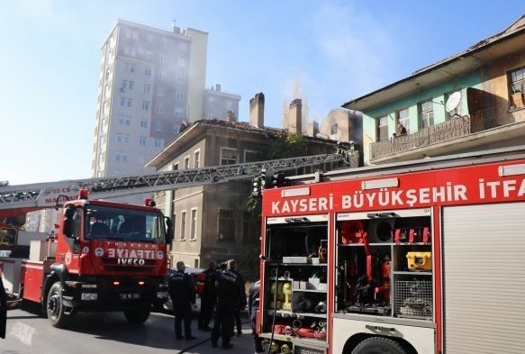 Metruk binada çıkan yangına itfaiye ekipleri müdahale etti
