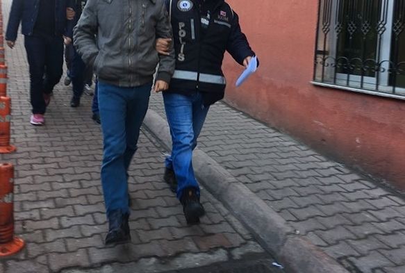 By lock'tan gözaltına alınan 3 kişi hakim karşısında