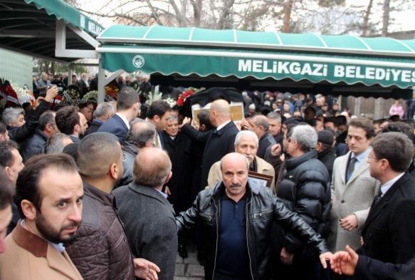 İşadamı Beğendik son yolculuğuna uğurlandı