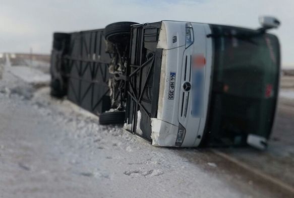 Kayseri - Malatya karayolunda 3. otobüs kazası: 3 yaralı
