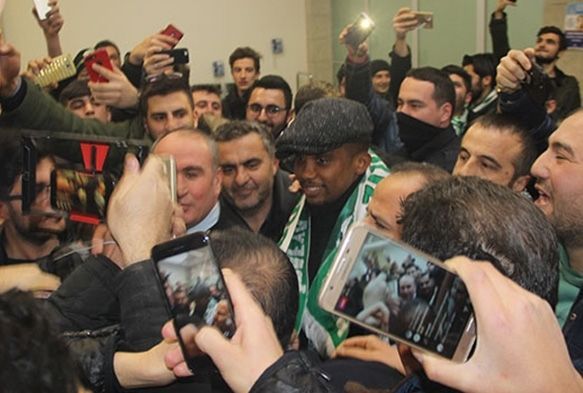 Eto'o'ya Konyada cokulu karlama