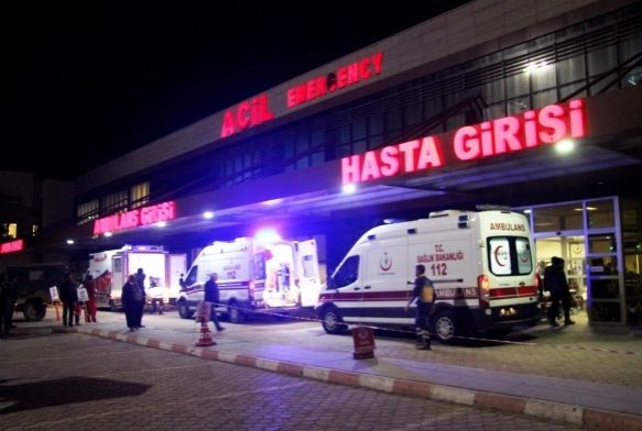 Afrin krsalnda atma: 10 asker yaral