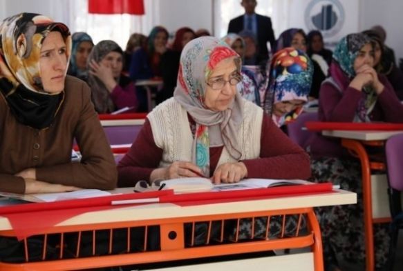 'Okuryazarlık Seferberliği' ile okuma yazma öğrenecekler