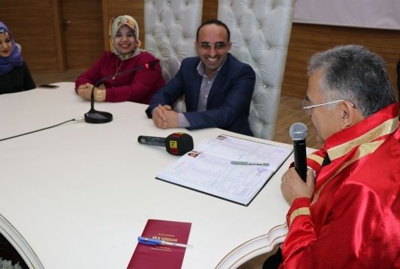 Çiftler, nikah memurluklarına akın etti