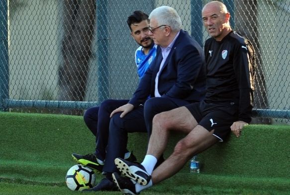 Bursaspor, Le Guen ile devam karar ald
