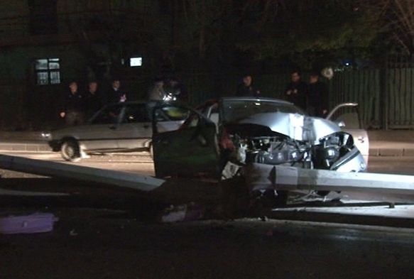 Ayn noktada ifte trafik kazas: 4 yaral