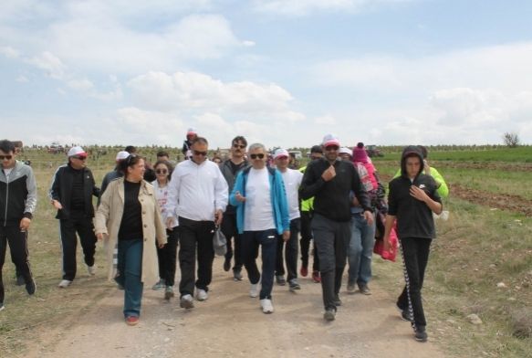 20 bin kiinin katlmyla 10 bin fidan toprak ile bulutu