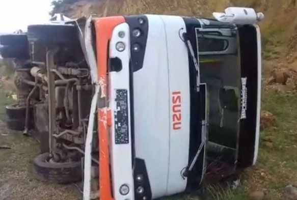 renci servisi devrildi! ok sayda yaral var