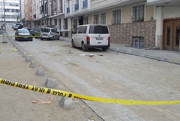 Sokak ortasnda dehet! Kar koca hastaneye kaldrld