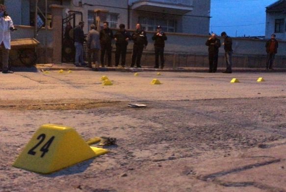ki aile sokak ortasnda att: 2'si ar 3 yaral