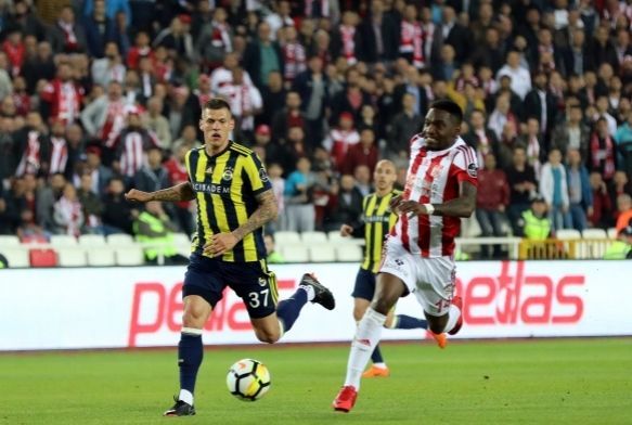 Demir Grup Sivasspor: 1 - Fenerbahe: 2 