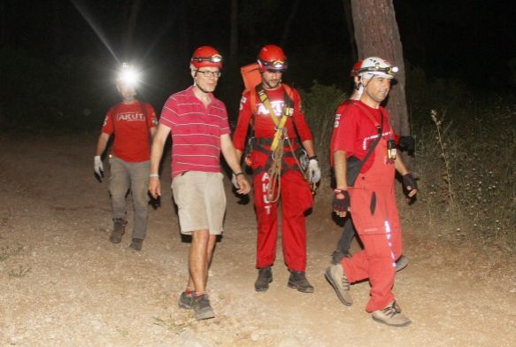 Kaybolan turisti AKUT buldu