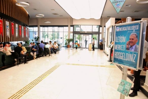 Bakan Bykkl mesaiye Melikgazi letiim Merkezi'nde balyor