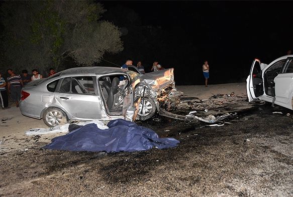 Seydikemer'de feci kaza: 2 l 4 Yaral