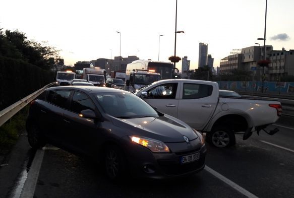 E-5te zincirleme kazada 6 ara birbirine girdi: 1 l, 1 yaral