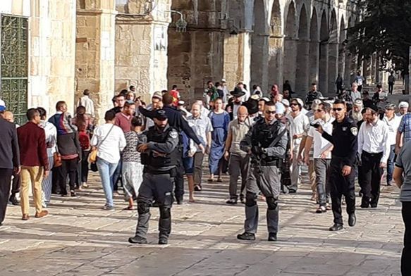 srail Tarm Bakan Ariel, Mescid-i Aksa'ya baskn dzenledi