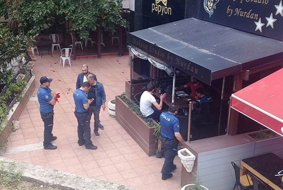 Sokak ortasnda husumetlisini vurdu