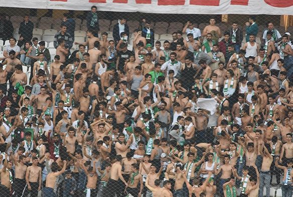 Konyaspor taraftar ma plak izledi