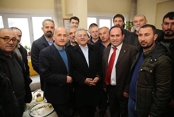 Başkan Büyükkılıç Yozgat Sarıkayalılar Derneğini ziyaret etti
