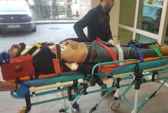 Tutuklanan ahs elleri kelepeli ekilde 2. kattan aa atlad