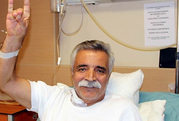 Ozan Arif hayatını kaybetti