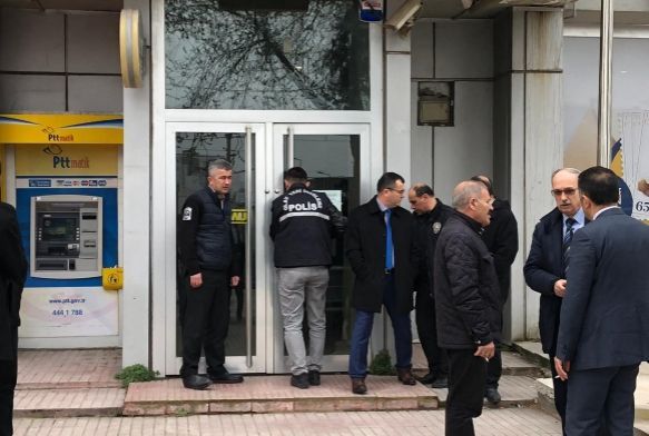 Silahlı şahıs, PTT'yi işte böyle soydu...