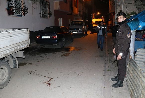 Alkollü şahıs ağabeyini defalarca bıçaklayarak ağır yaraladı