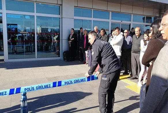 Polis memuru tartt meslektan vurdu