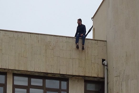 İntihara kalkışan şahsı iş arkadaşları kurtardı