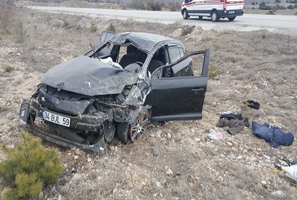 Otomobil takla attı: 1 ölü, 2 yaralı