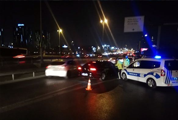 Atatrk Havaliman tanma srecinde yollar trafie kapatld