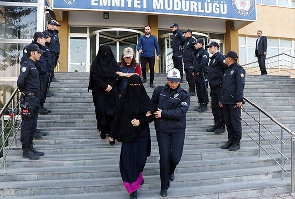 Rus uyruklu DEAŞ sanığı kadın