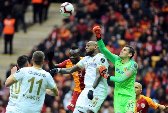  Galatasaray: 3 - M Kayserispor: 1