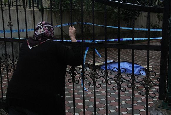 Kızının cesedi başındaki ağıdı yürekleri yaktı