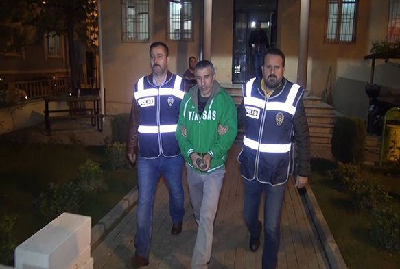 17 yıl önce eşinin akrabalarını öldüren katil zanlısı yakalandı