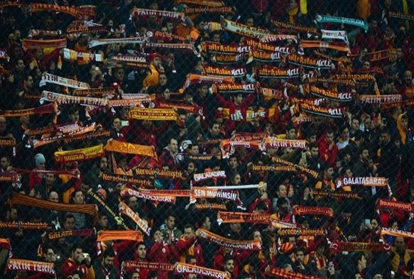 Galatasarayl taraftar derbi hakeminden ikayeti oldu
