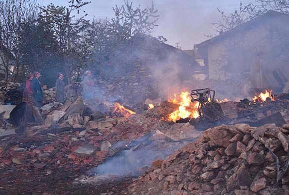 Köyde korkutan yangın