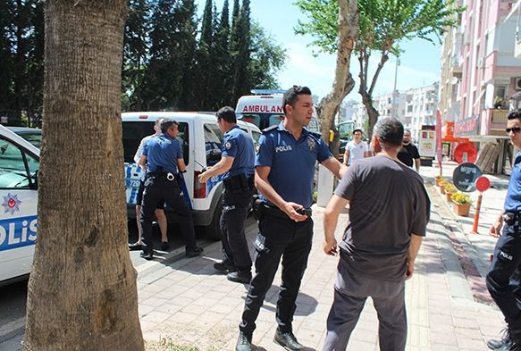 Babasıyla kavga eden genç ortalığı birbirine kattı