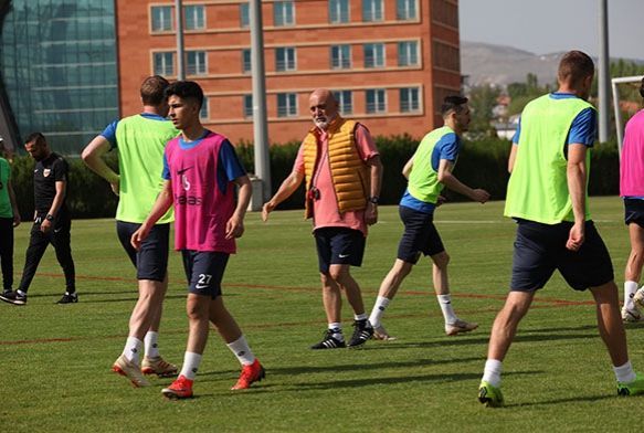Kayserispor’da sürpriz kadro
