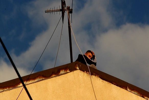 İntihar etmek isteyen genci sevgilisinin teyzesi vazgeçirdi